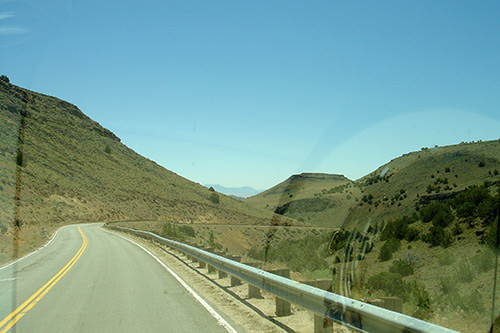 Road, 2-lane, with guardrail