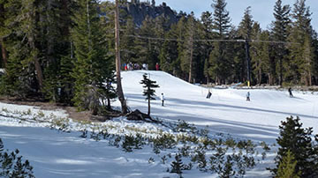 Skiing at Mammoth