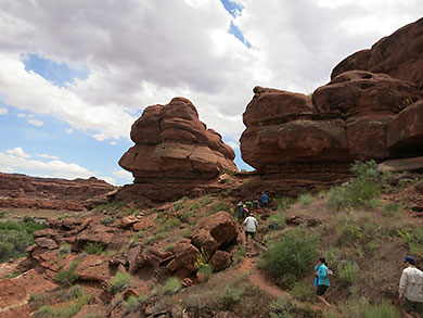 Cataract Canyon trail to the ruins