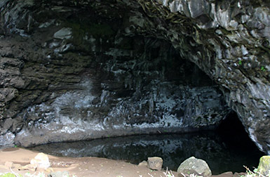 Waikanaloa Wet Cave