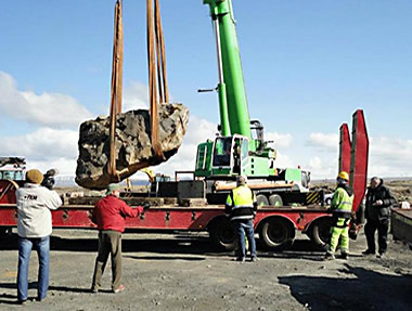 Vestmannaeyjar elf rock move Iceland