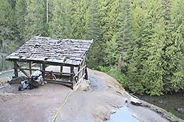 North Umpqua Trail covered hot pool