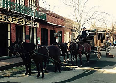 Calaveras stagecoach waiting for passengers