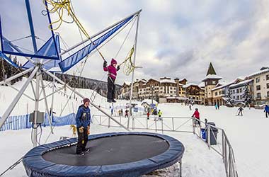 Sun Peaks bungee with trampoline