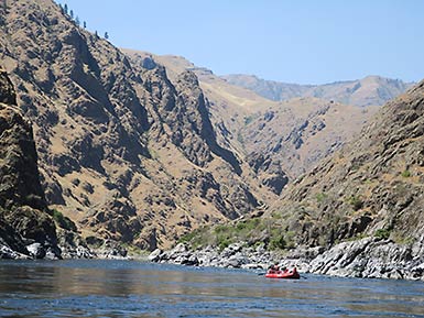 Hells Canyon between tall walls