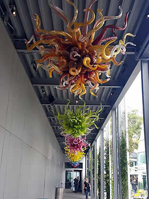 Chihyly Chandelier Walkway