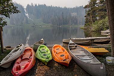 Mammoth Twin Lakes boats on shore