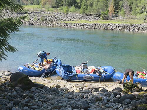 Illinois River rafting getting the rafts ready