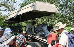 Guatemala, Usumacinta Piedras Negras boat unload