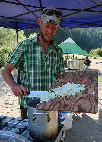 Clear Creek Klamath Basin rafting preparing dinner