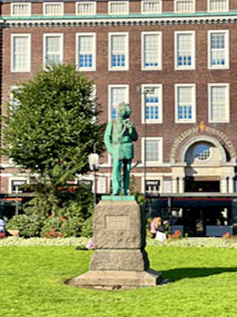 Bergen Grieg sculpture, Norway