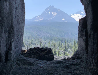 McKenzie River, Oregon, view of the Cascades from the observatory