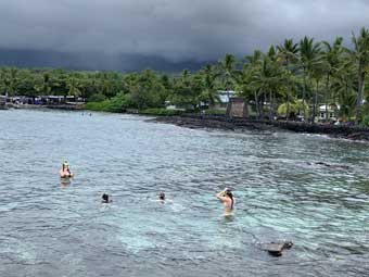 Swimming and snorkeling at Kealakekua Bay